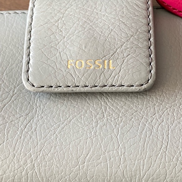 Fossil Pink and Gray Leather Wallet Bundle - Picture 2 of 9